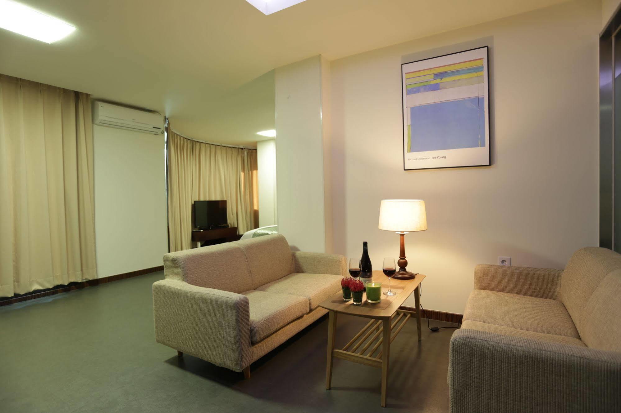 גאוז'ה Radiance Tourist Hotel מראה חיצוני תמונה