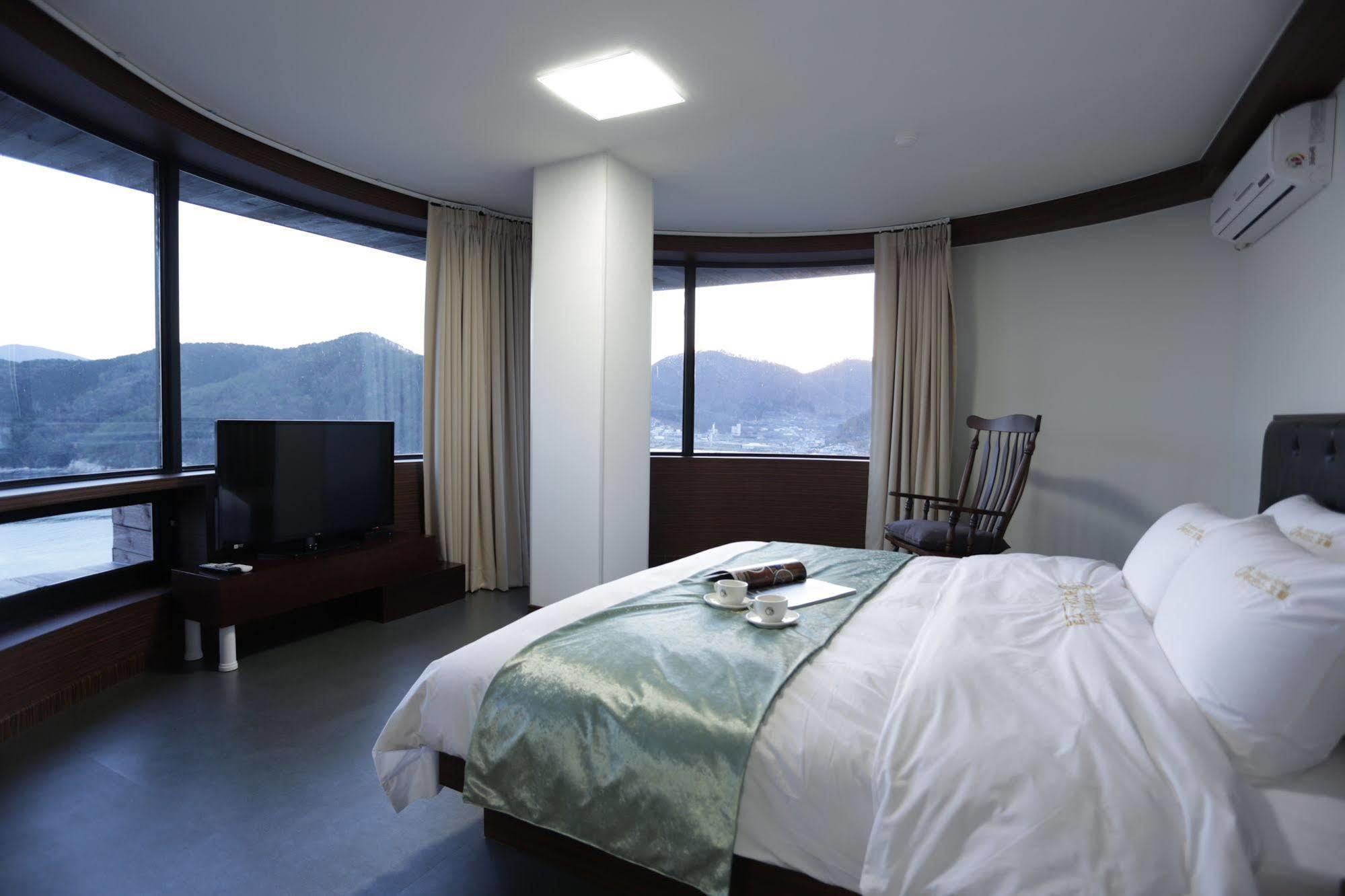 גאוז'ה Radiance Tourist Hotel מראה חיצוני תמונה