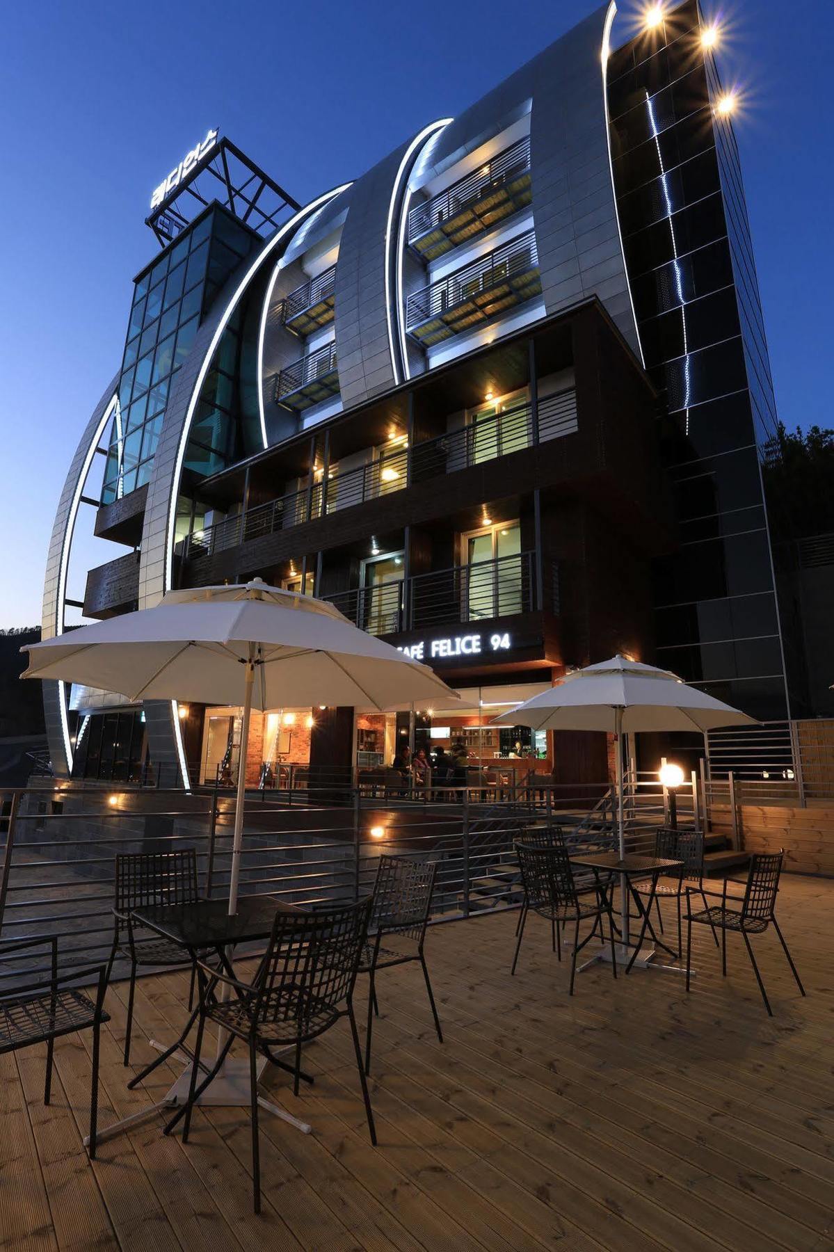 גאוז'ה Radiance Tourist Hotel מראה חיצוני תמונה
