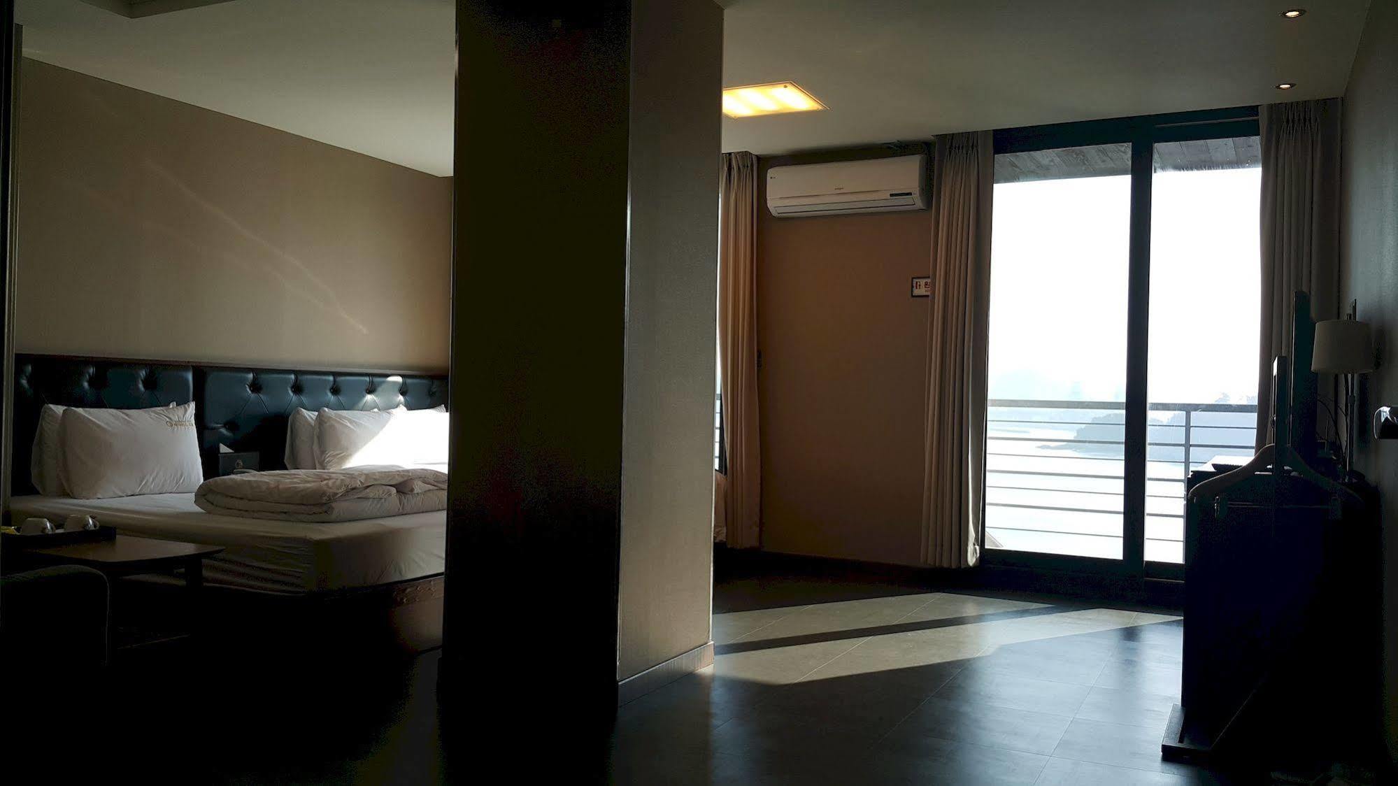 גאוז'ה Radiance Tourist Hotel מראה חיצוני תמונה